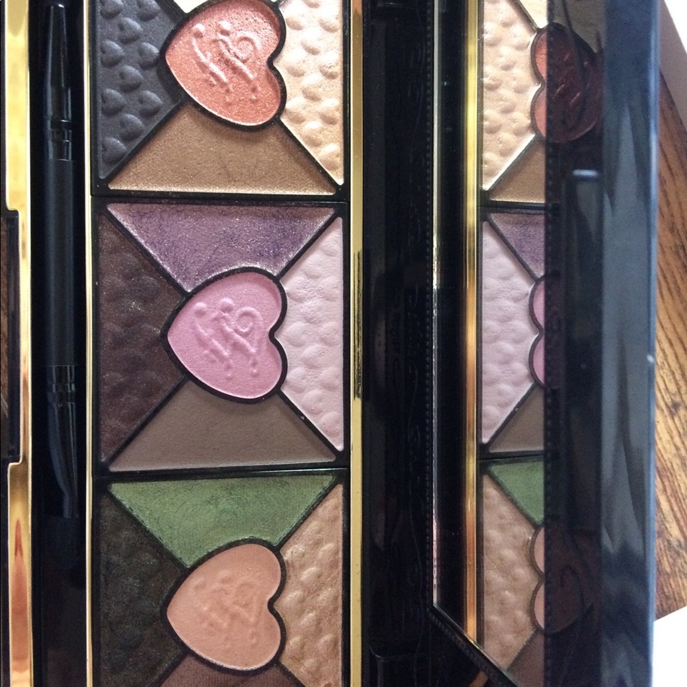 New unused Too Faced Eyeshadow palette- 15 shadows